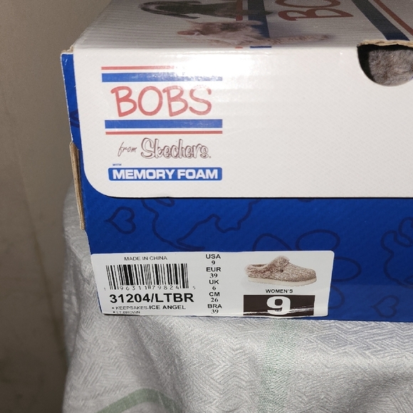 Skechers BOBS Cozy Cream Slippers - Picture 13 of 14